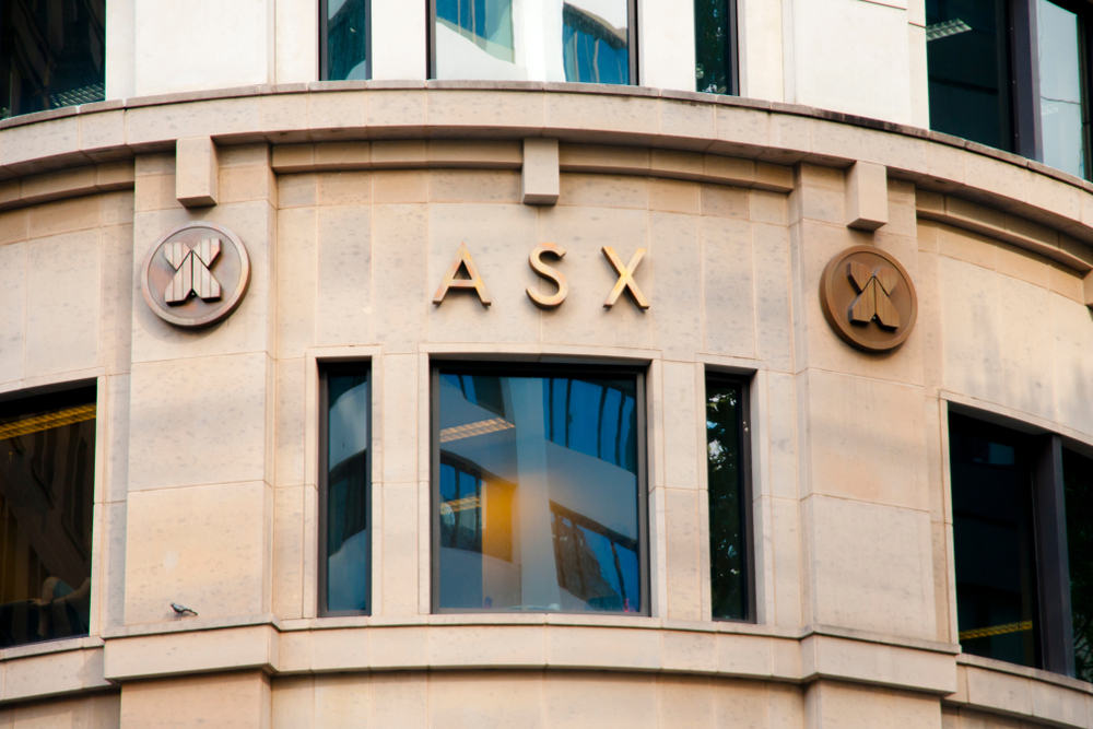 Photo of S&P/ASX 200 flat at lunch but still on track for its sixth straight week of gains