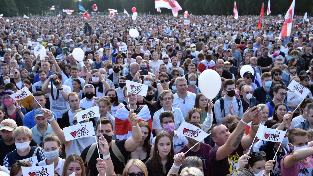 Photo of Rally for opposition leader in Belarus draws huge crowd