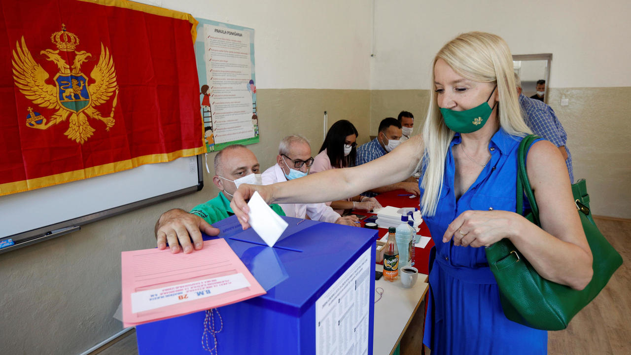 Photo of Montenegro voters face choice between pro-EU ruling party and pro-Russian opposition
