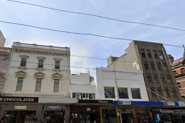 Large Swathe of Sydney Suburb Placed on Lockdown as Police Hunt Shotgun-Armed Suspect